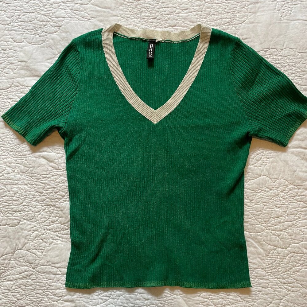 H&M Divided Green Ribbed V-Neck Knit Tee